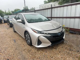 2019 Toyota Prius Prime Premium - Exterior Front Right Corner Image